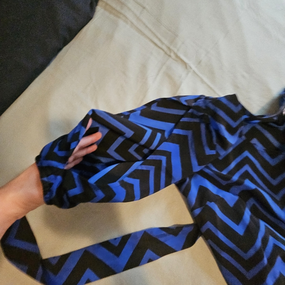 Dress - Picture 3 of 3